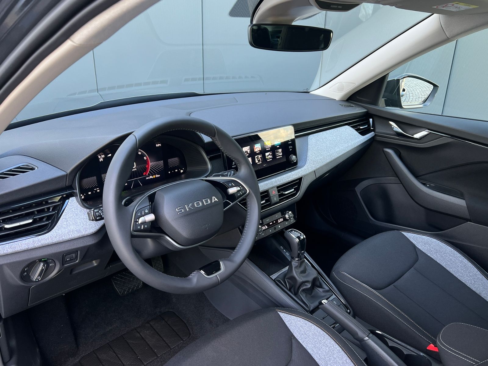 Fahrzeugabbildung SKODA Kamiq Selection 1.0 TSI DSG *AHK, LED, SmartLink