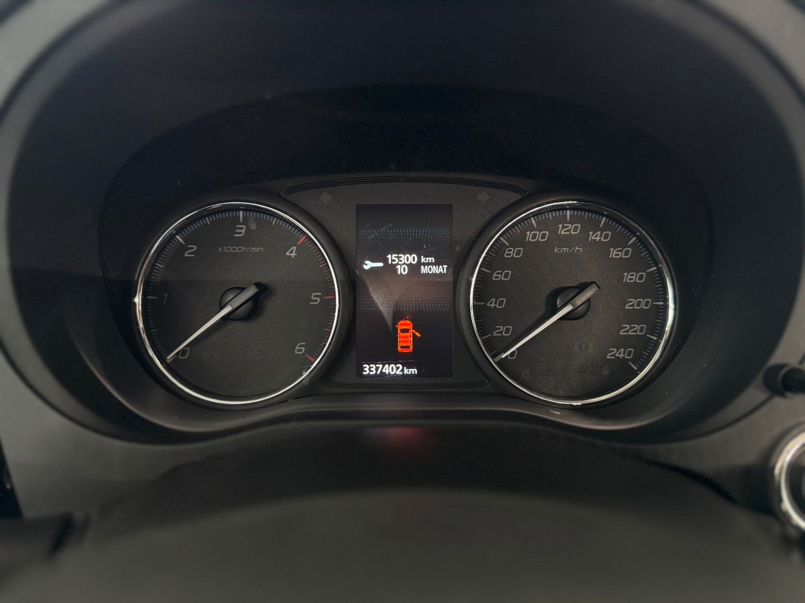 Fahrzeugabbildung Mitsubishi Outlander 2.2 DI-D Plus 4WD  NUR HÄNDLER/GEWERBE