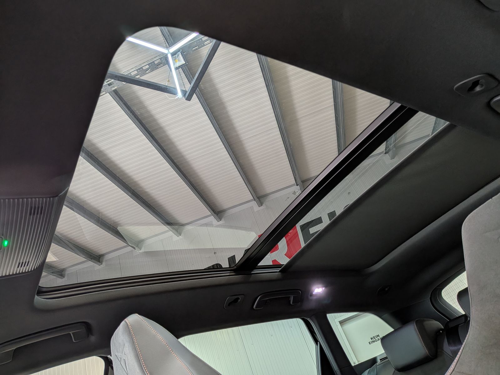 Fahrzeugabbildung CUPRA Leon 1.5 eTSI Dynamic-Edge-Paket AHK*PANO*CAM*18