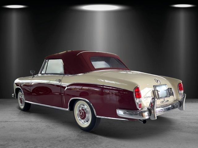 Fahrzeugabbildung Mercedes-Benz 220 S Cabriolet Ponton