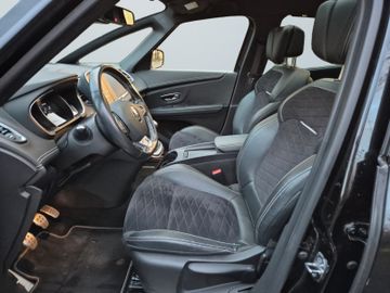 Renault Grand Scenic Black Edition TCe 140 5-Sitzer