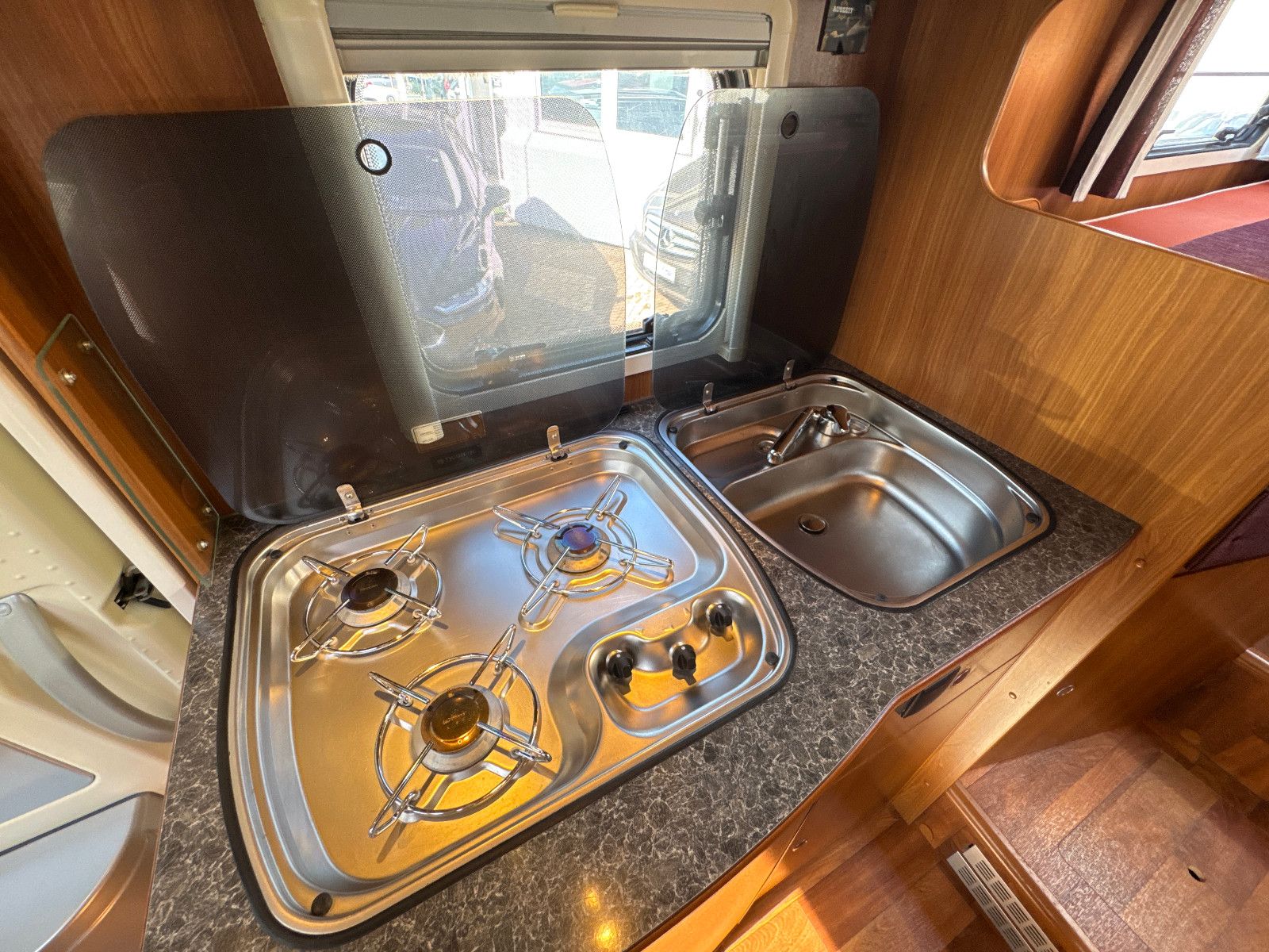Fahrzeugabbildung Dethleffs GLOBEBUS T 004 FIAT KAMERA SAT TV LUFTFEDERUNG