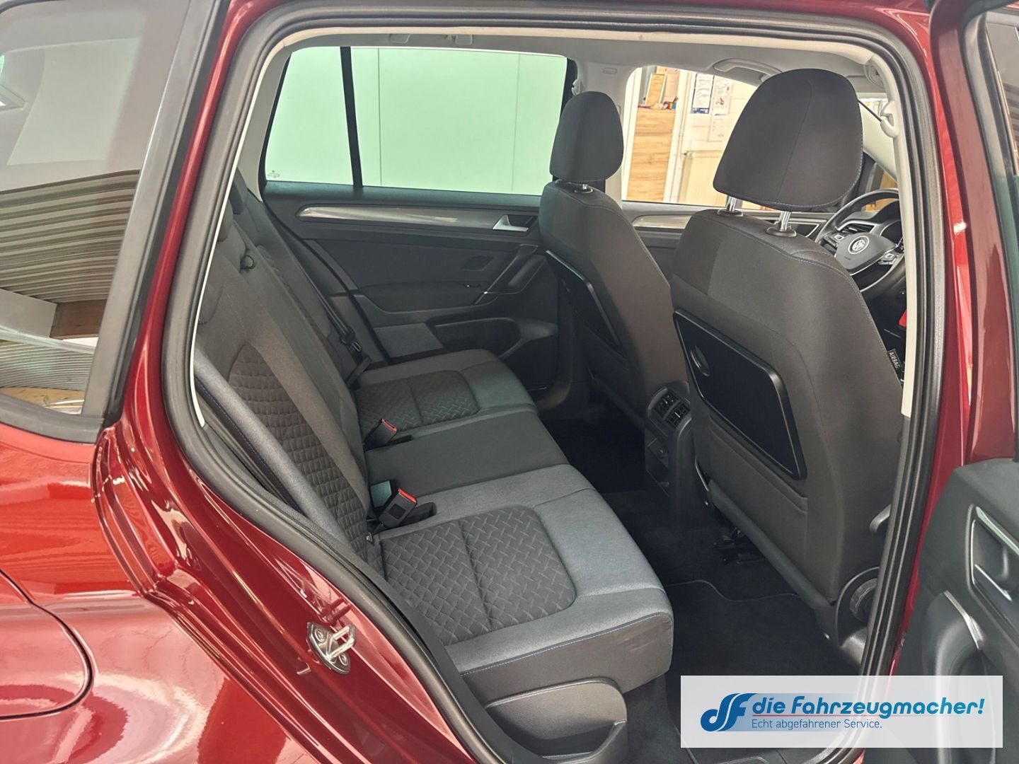 Fahrzeugabbildung Volkswagen Golf Sportsvan VII Join Navi Dyn. Kurvenlicht AC