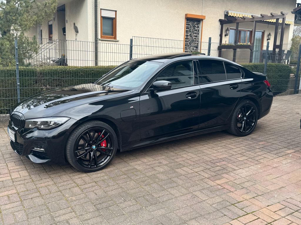 Image of BMW 330