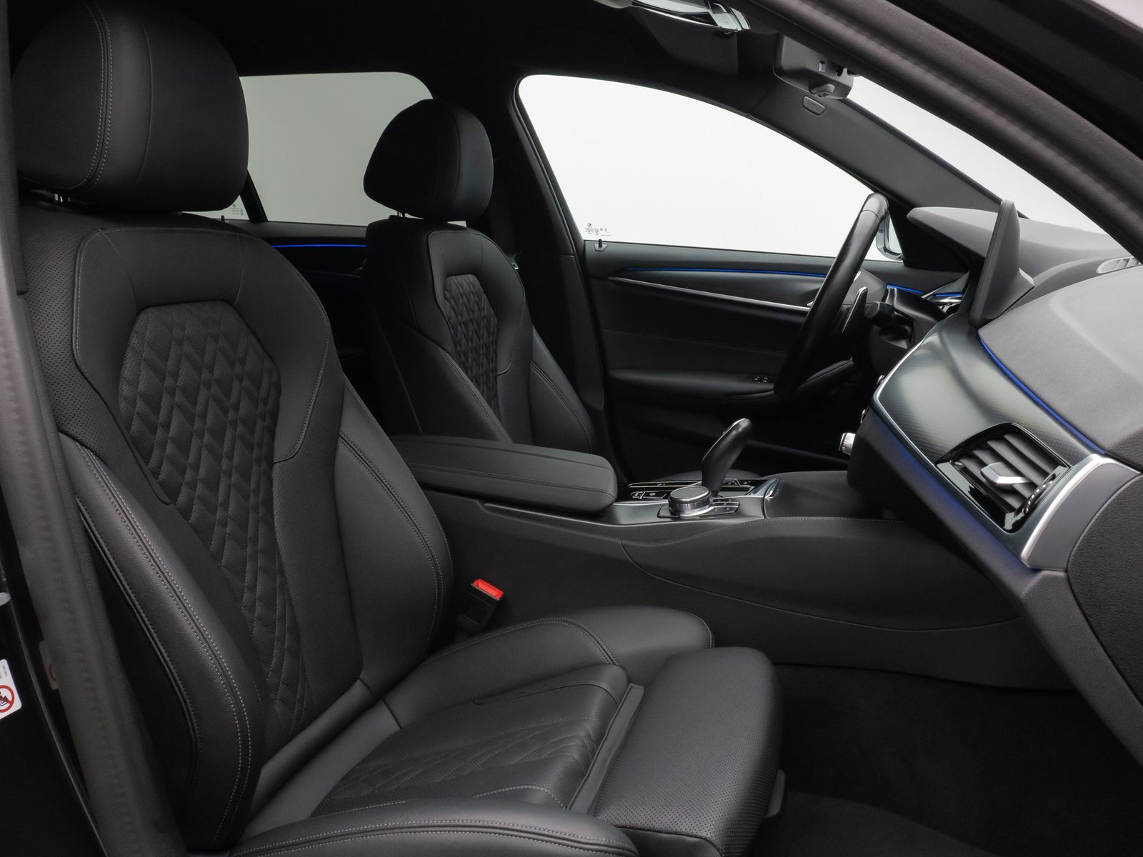 Fahrzeugabbildung BMW 530d xD M Sport DAB CockPitPro PDC Alarm 20Zoll