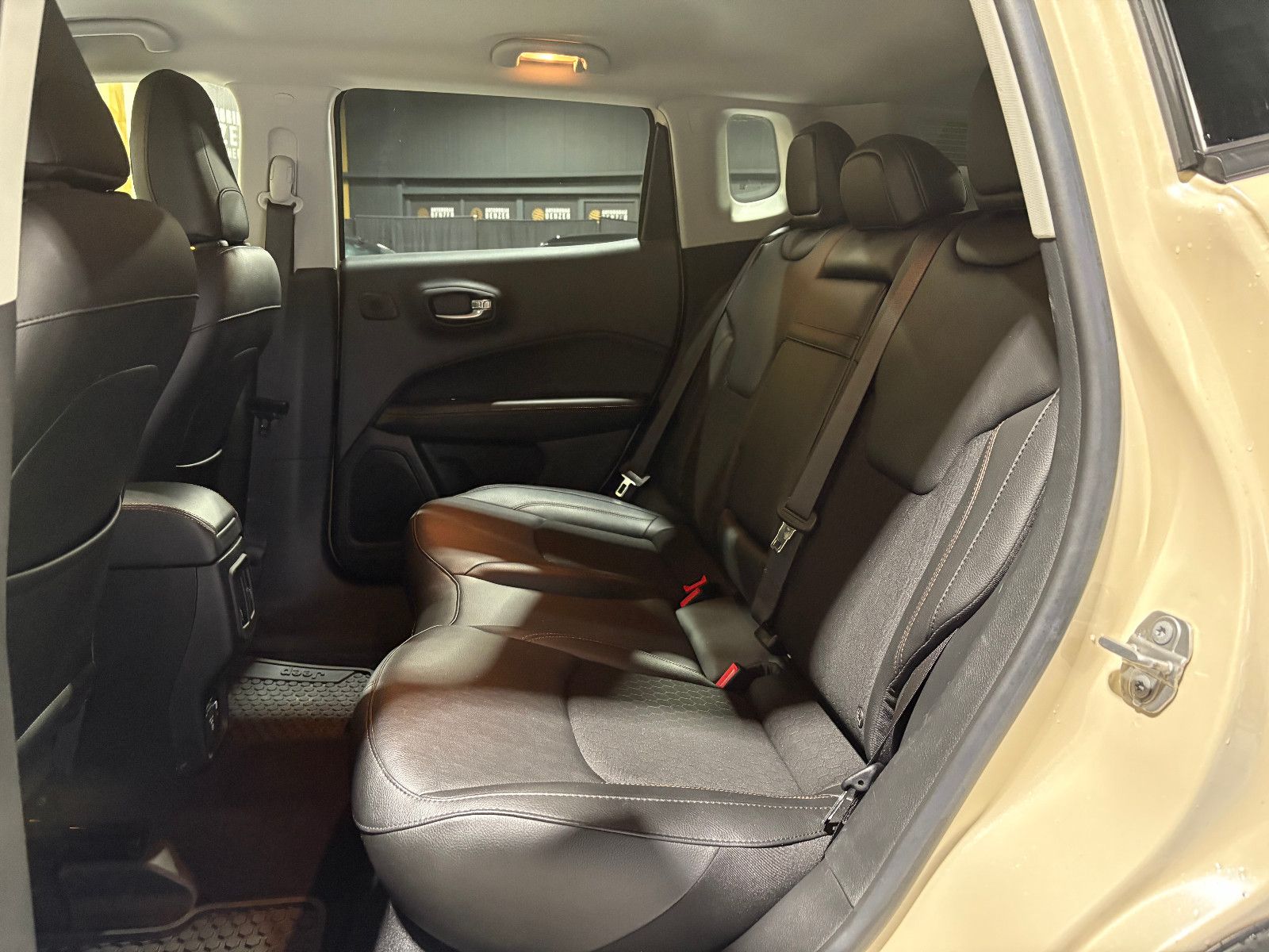 Fahrzeugabbildung Jeep Compass Limited FWD/NAVI/KAMERA/SOUND/DAB/SHZ