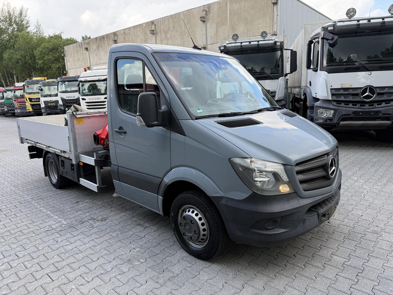 Mercedes-Benz Sprinter 516 Kran Fassi F40