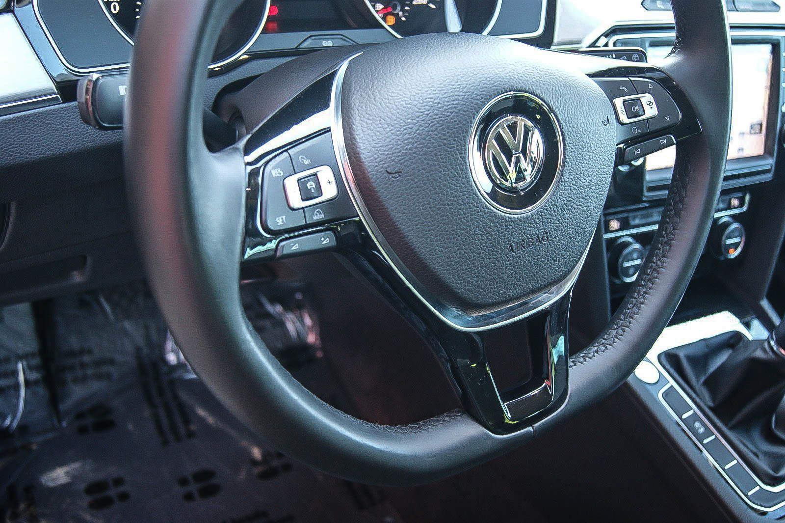 Fahrzeugabbildung Volkswagen Passat Variant 14TSI HIGHLINE ACC PREMIUM KESSY