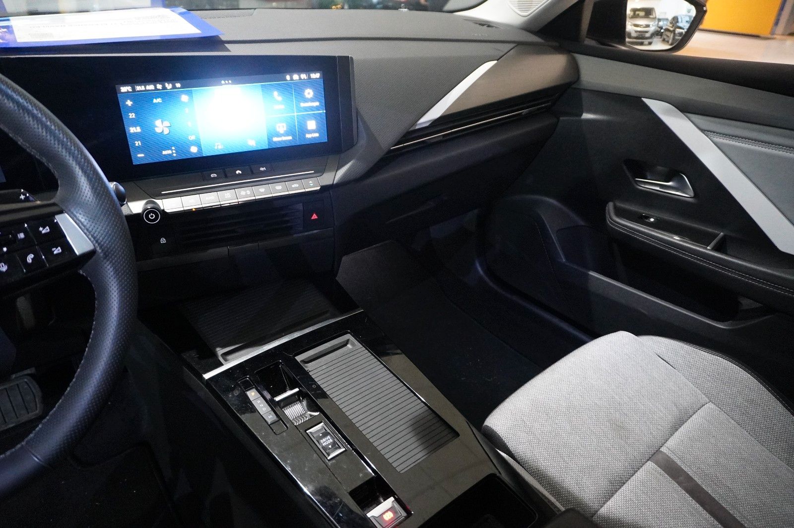 Fahrzeugabbildung Opel Astra L Lim. 1.2T ELEGANCE NAVI/LED/KAMERA/SPORT