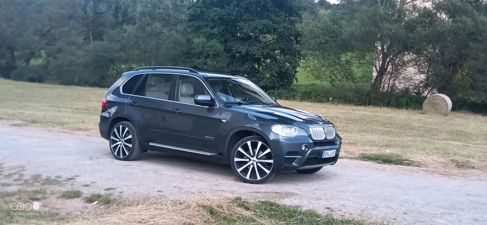 BMW X5 E70 3.0 xDrive 8fach bereift TÜV Bremsen neu