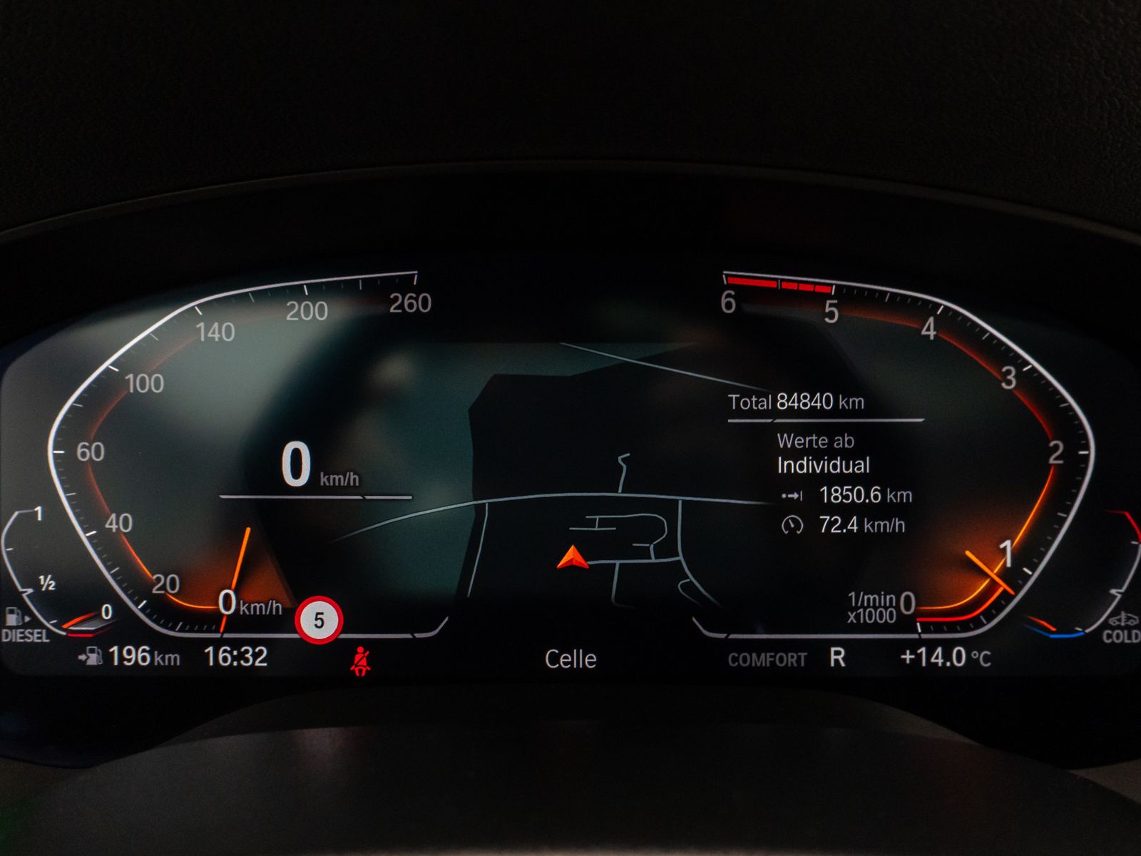 Fahrzeugabbildung BMW 530d Panorama Kamera DAB HiFi DrivAssist Komfort