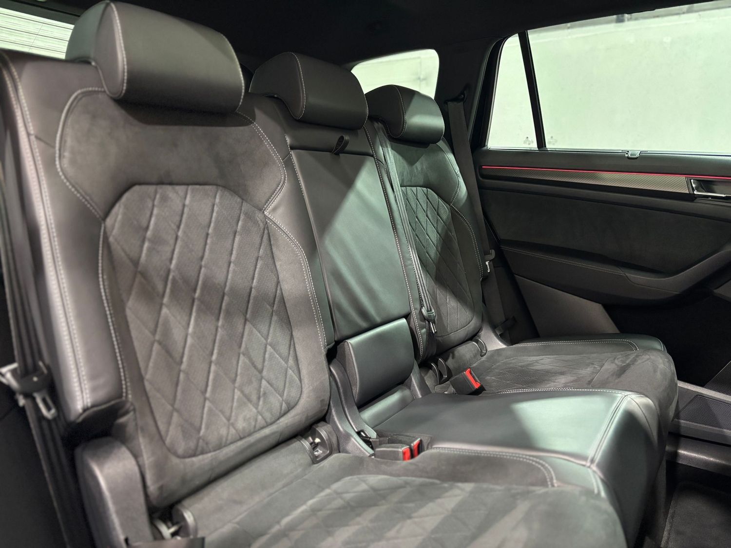 Fahrzeugabbildung SKODA Kodiaq Sportline 4x4#Matrix#Virtual#ACC#Pano#AHK