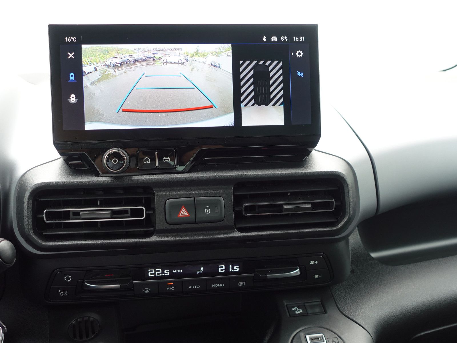 Fahrzeugabbildung Opel Combo Life 1.5 Diesel Automatik PDC,Kamera,Navi