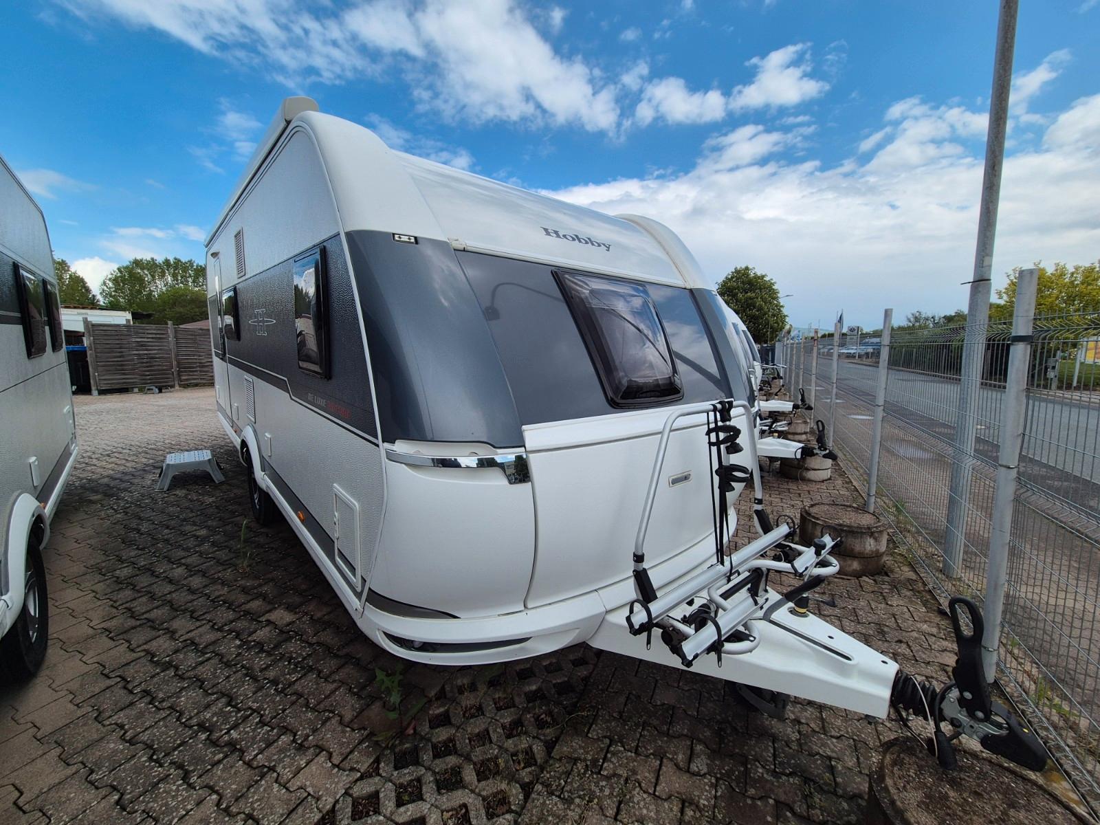 Hobby 560 KMFe De Luxe Edition mit Mover und Markise