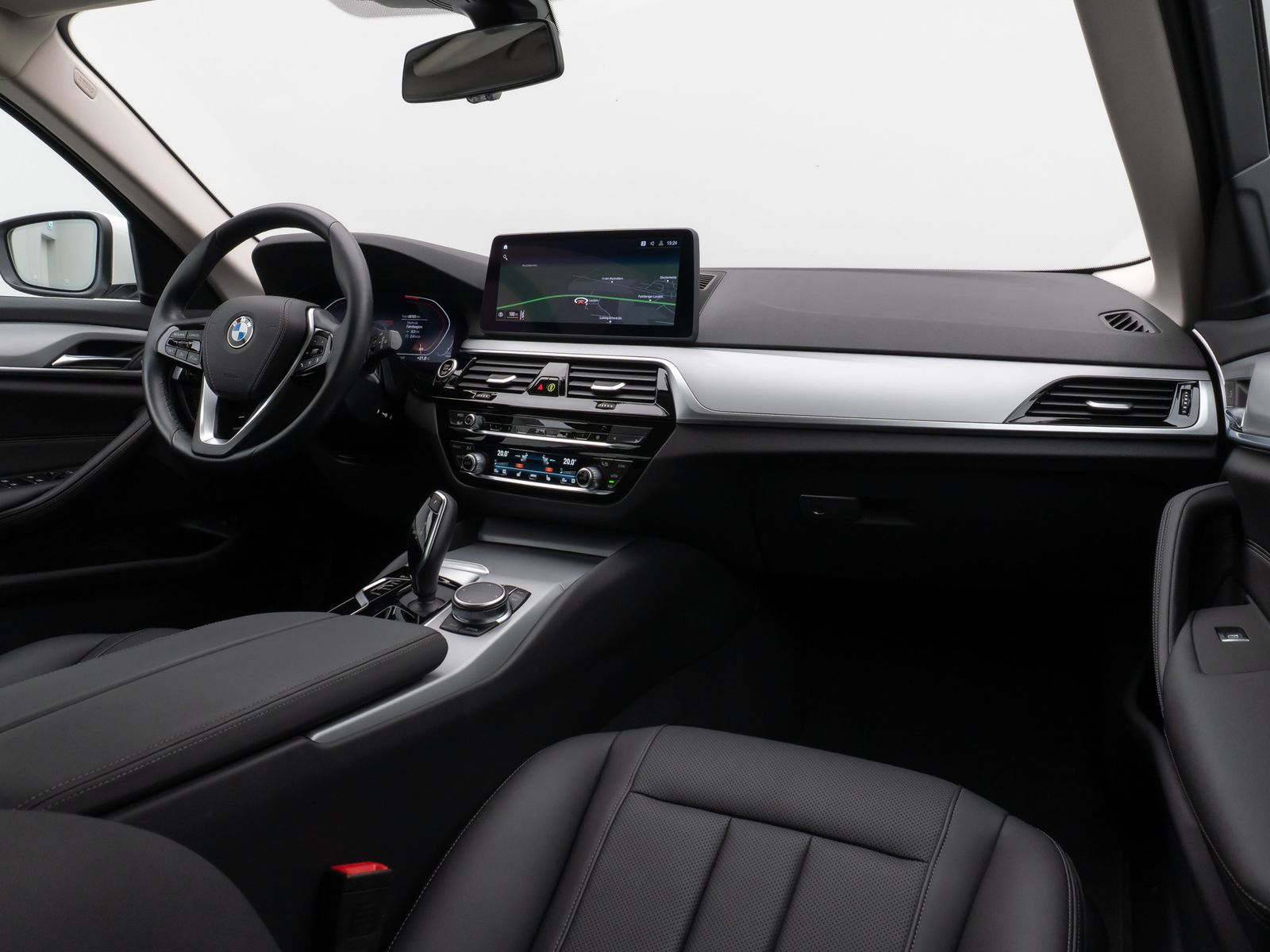 Fahrzeugabbildung BMW 520d Kamera DAB Leder 4xKlima AHK Alarm Sport
