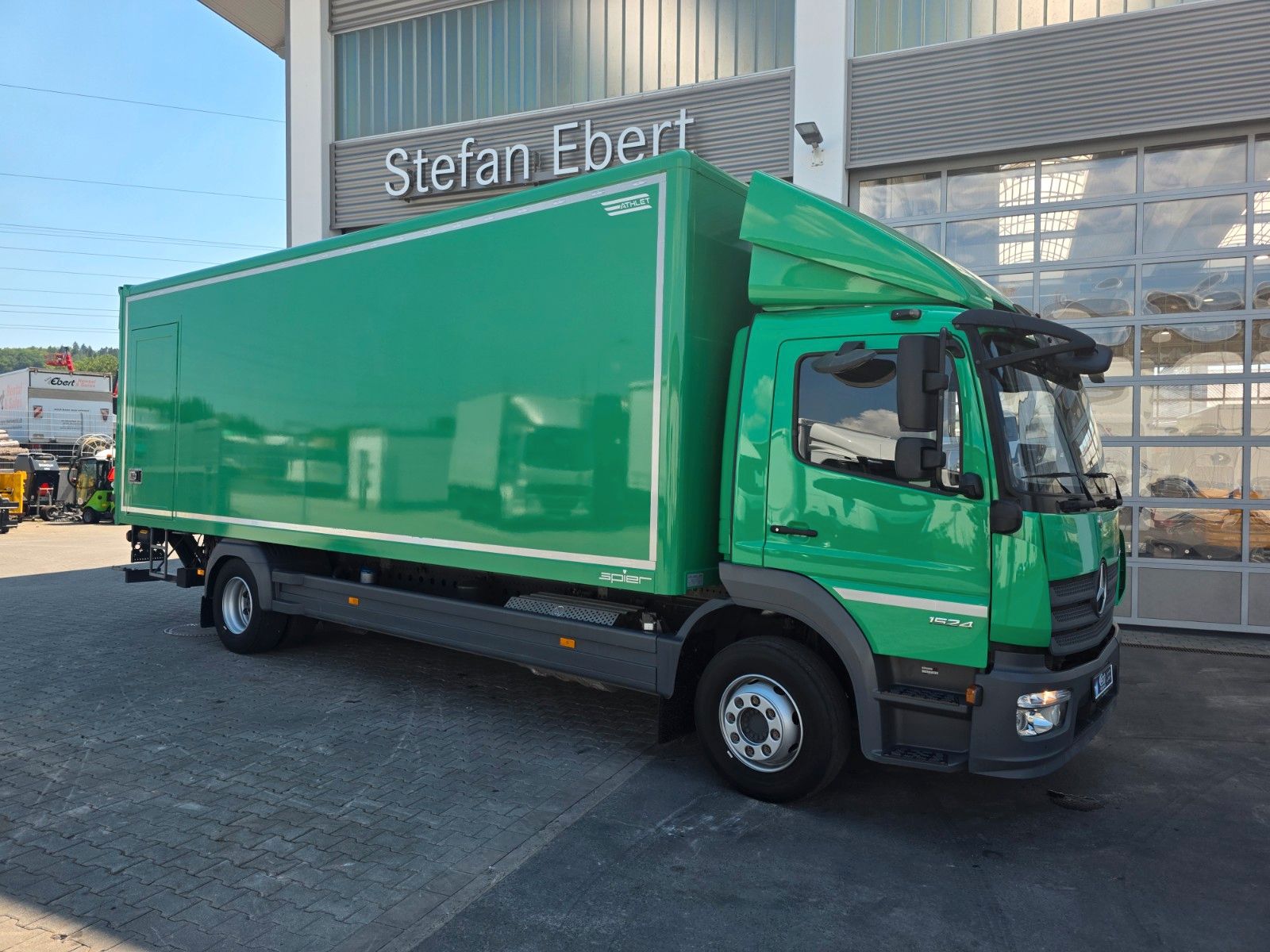 Fahrzeugabbildung Mercedes-Benz Atego 1524 L 4x2 LBW Palfinger 2.000kg Tür Klima