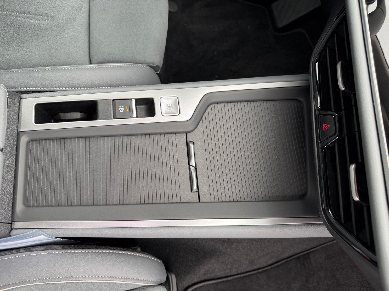 Fahrzeugabbildung Volkswagen Passat Variant 1.5 eTSI Business