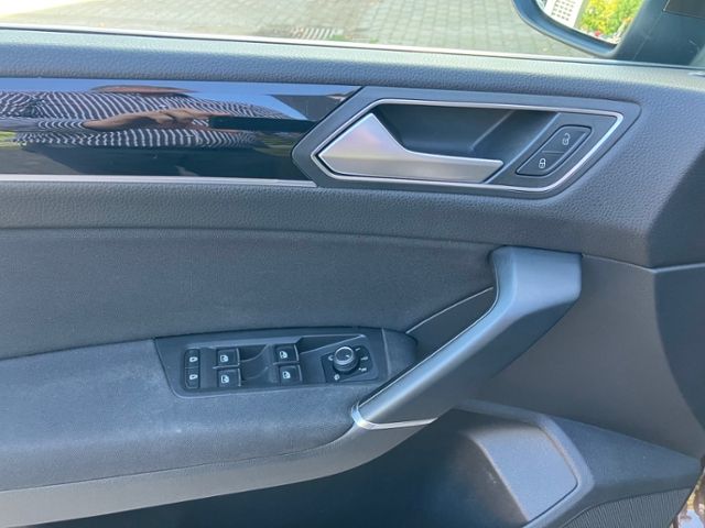 Touran 1.4 TSI Highline BMT Klima LED Navi Alu