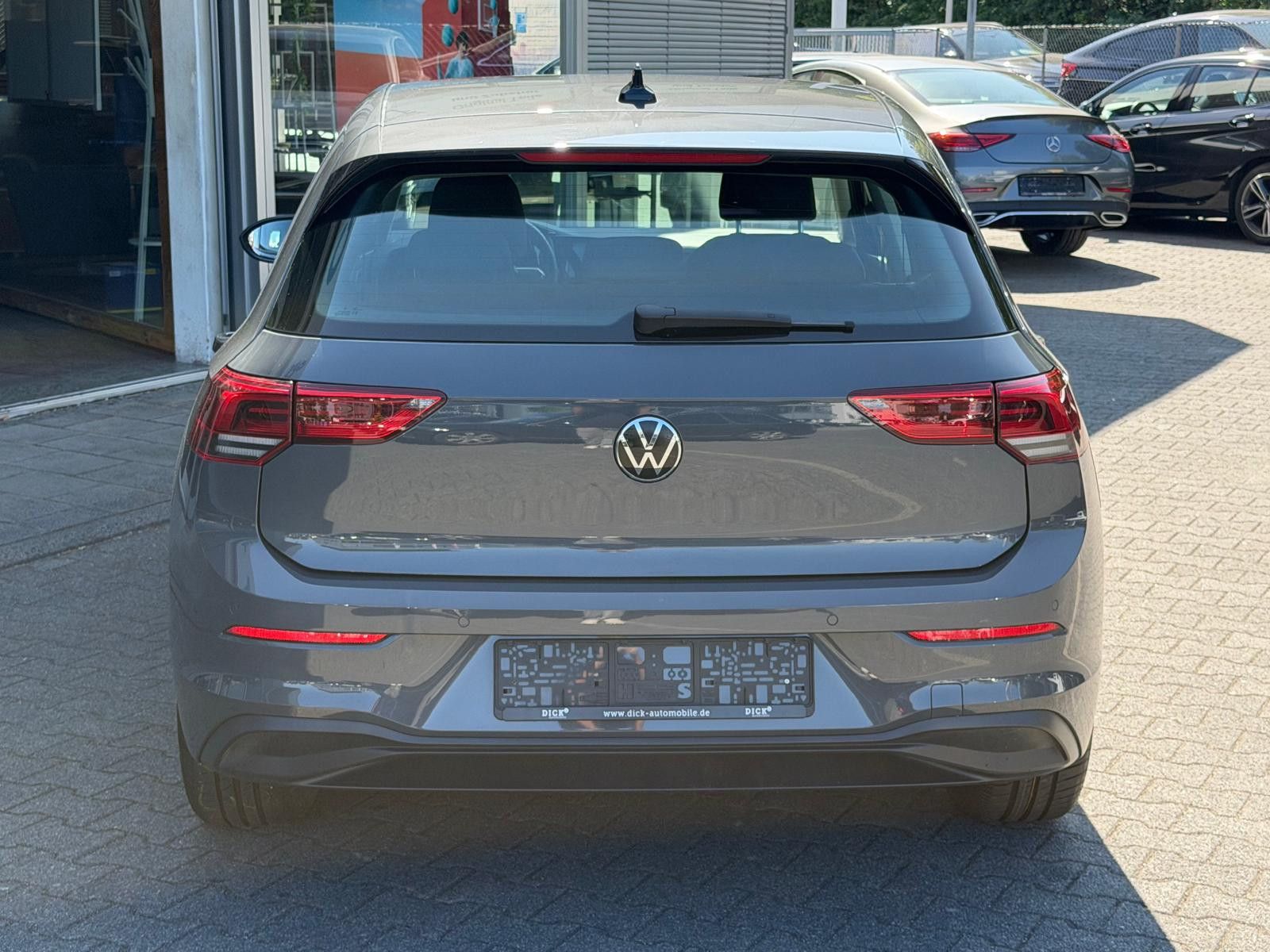 Fahrzeugabbildung Volkswagen Golf VIII 2.0d Life VIRTU+LED+NAVI+SHZ+ACC+PDC+