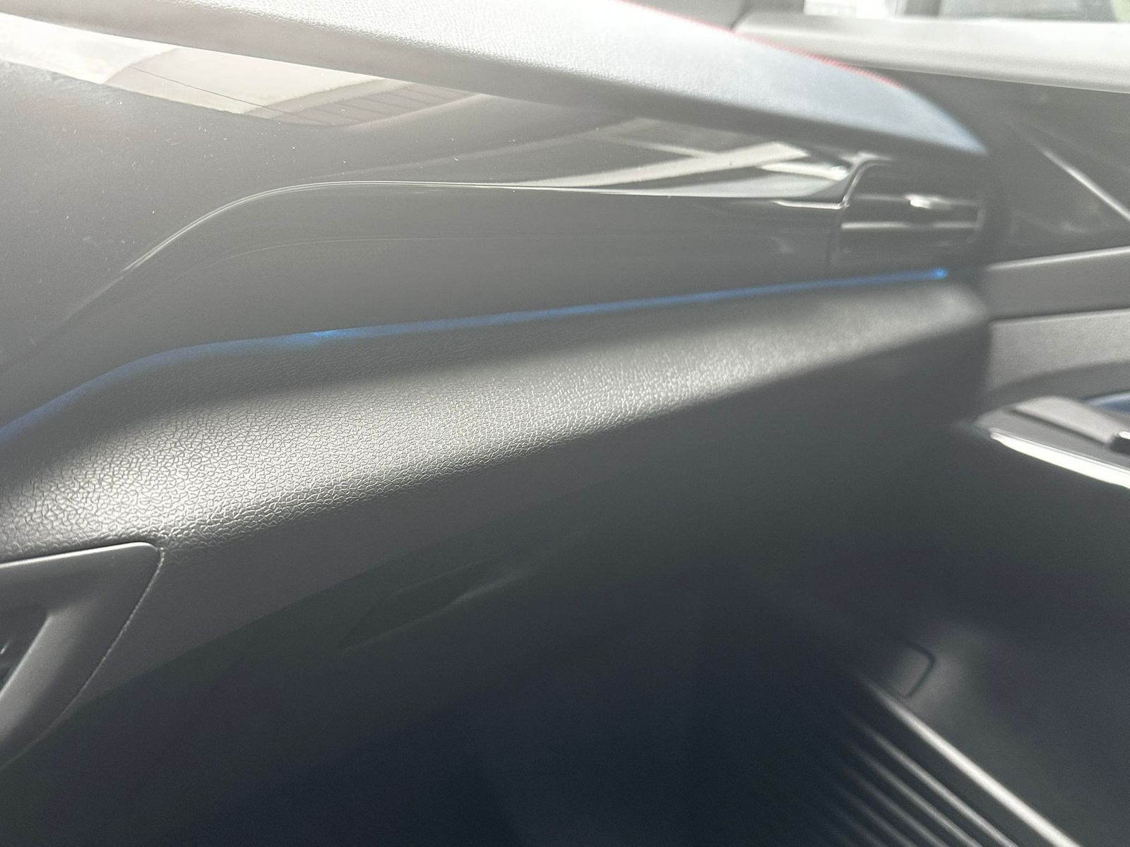 Fahrzeugabbildung Volkswagen ID.4 GTX 82kWh 4M VIRTU+NAVI+MATRIX+SHZ+PDC+21"