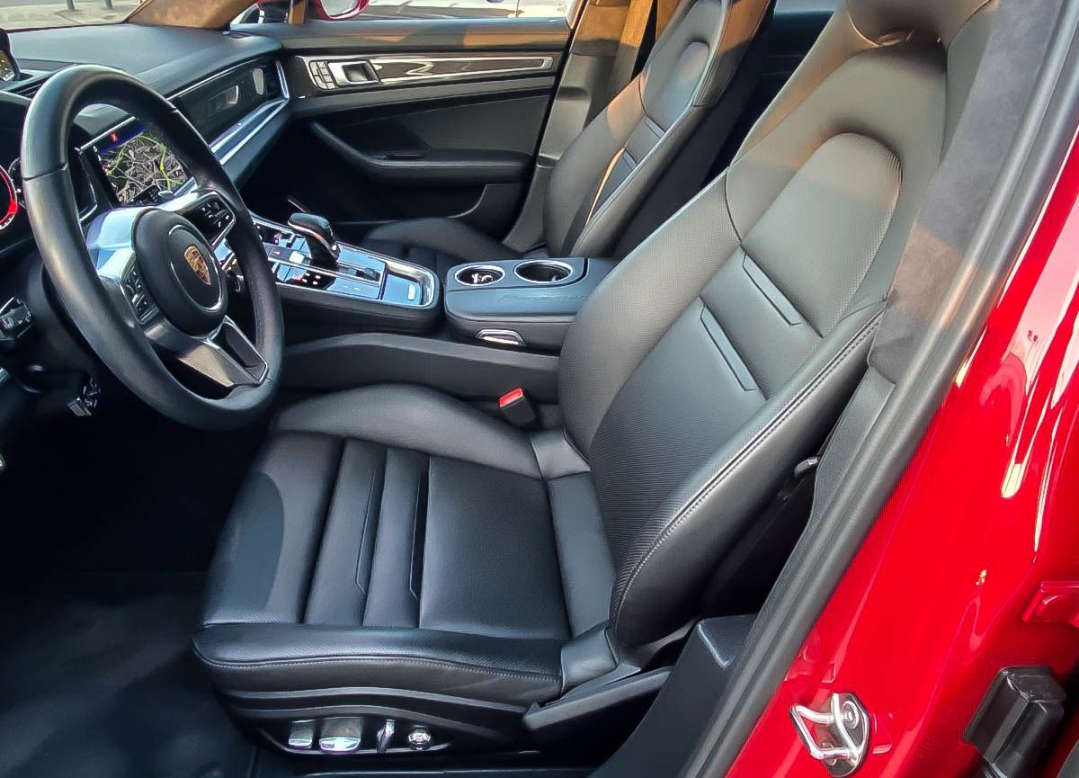 Fahrzeugabbildung Porsche Panamera SportTurismo GTS 4.0 NIGHT VISION ANHZV