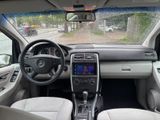 Mercedes-Benz B 170 B -Klasse B 170 Automatik - Mercedes-Benz B 170 mit Benzin-Antrieb: Navigationssystem, Limousine