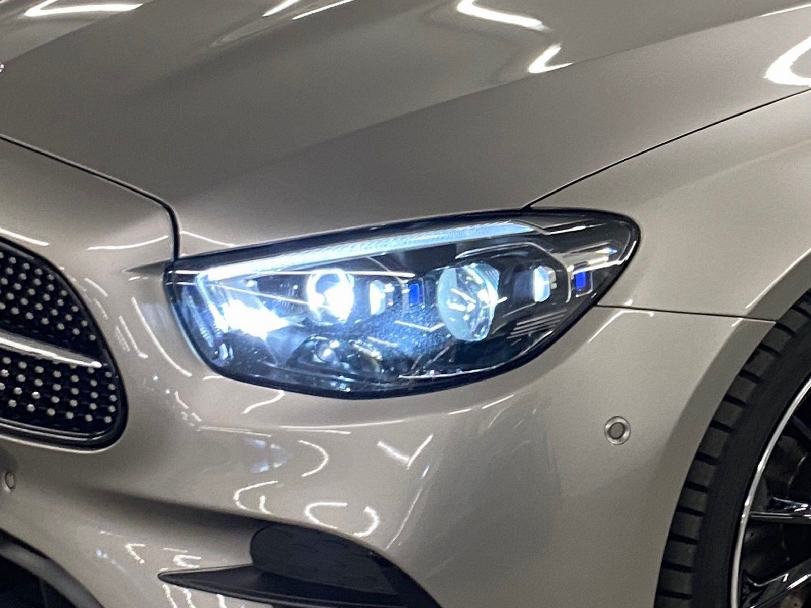 Fahrzeugabbildung Mercedes-Benz E 220 d AMG Distronic*360°*Standheizung*Memory*