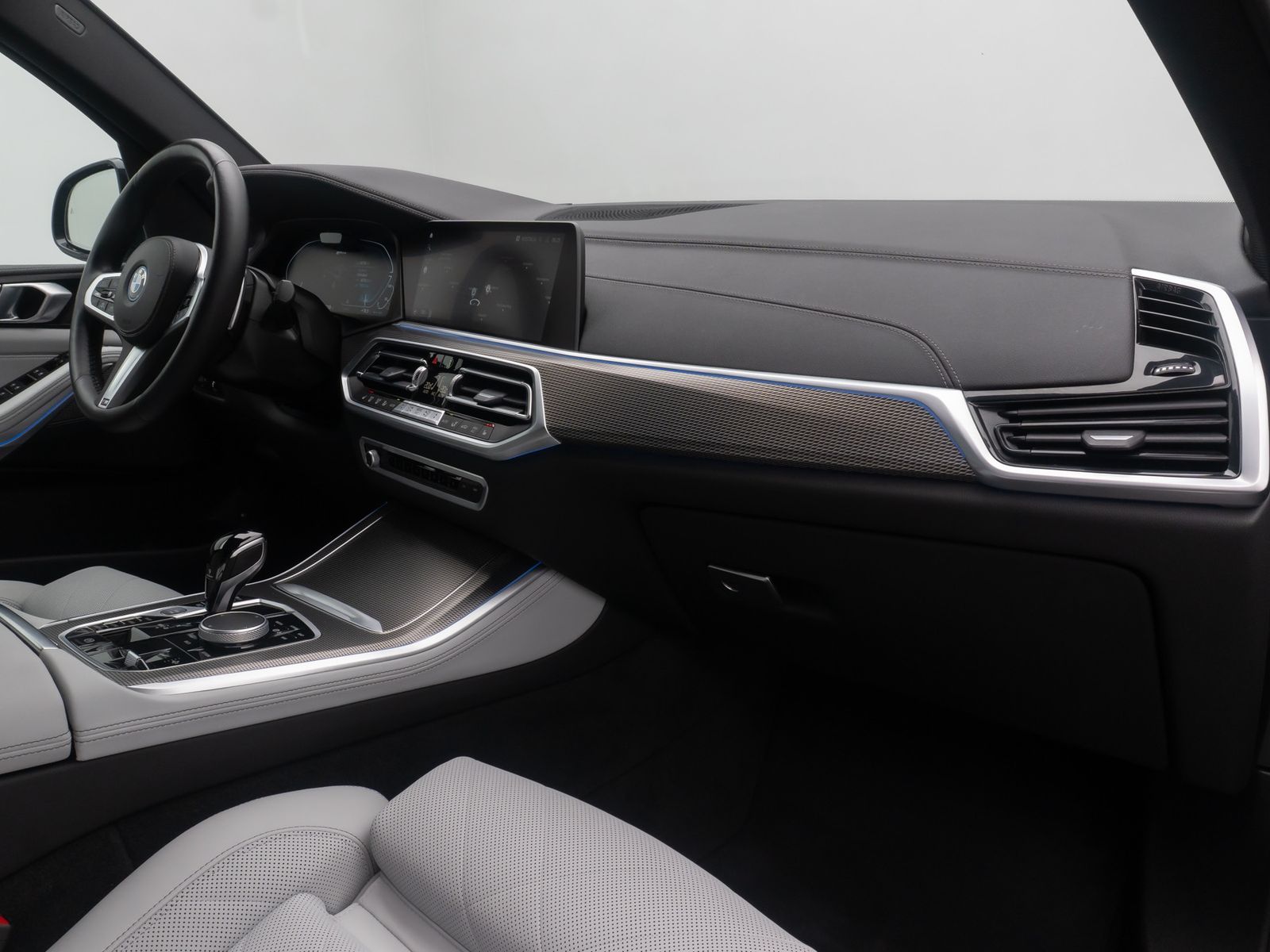 Fahrzeugabbildung BMW X5 xD45e M Sport Laser DAB HUD Komfort 21Zoll
