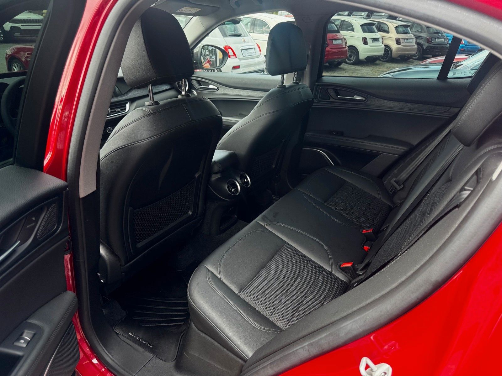 Fahrzeugabbildung Alfa Romeo Stelvio 2.2 Diesel 210PS NAVI KAMERA MEMORY