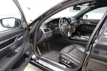 BMW 740 - 9