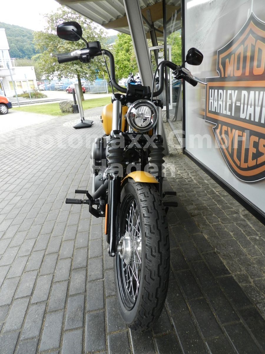 Fahrzeugabbildung Harley-Davidson Street Bob 107 MJ19 mit Speichen-Felgen!!!