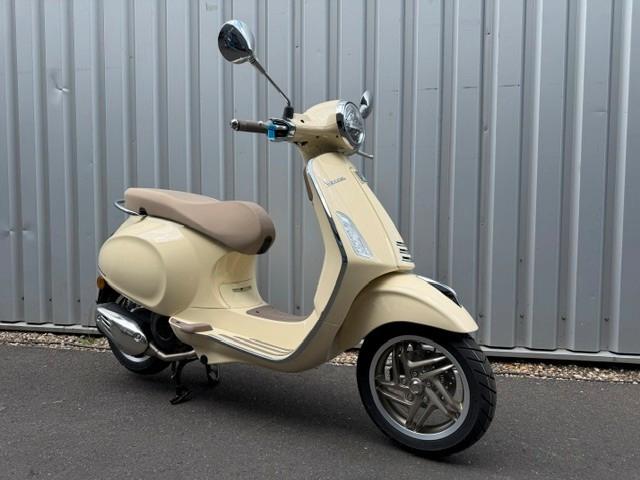 Vespa Primavera Sport 125 RST E5+ gelb SOFORT!