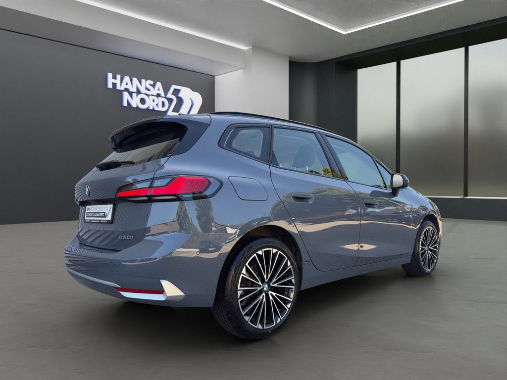 BMW 220 Active Tourer — hlavná fotografia