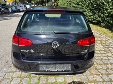 Volkswagen Golf - 5