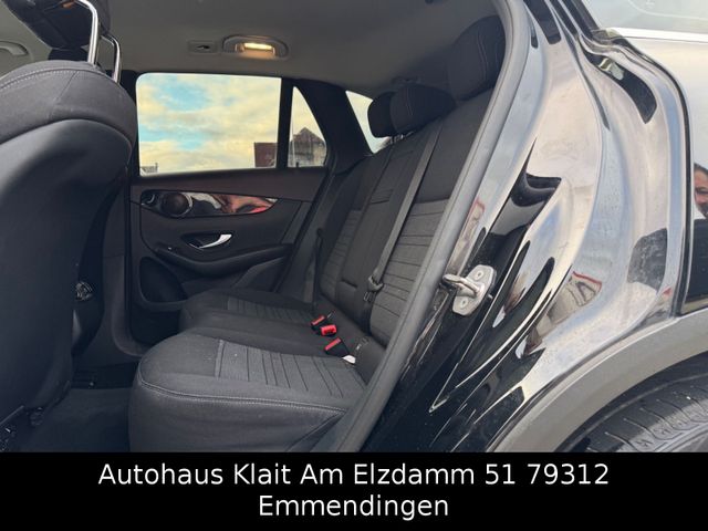 Fahrzeugabbildung Mercedes-Benz GLC 220  4 Matic Automatik