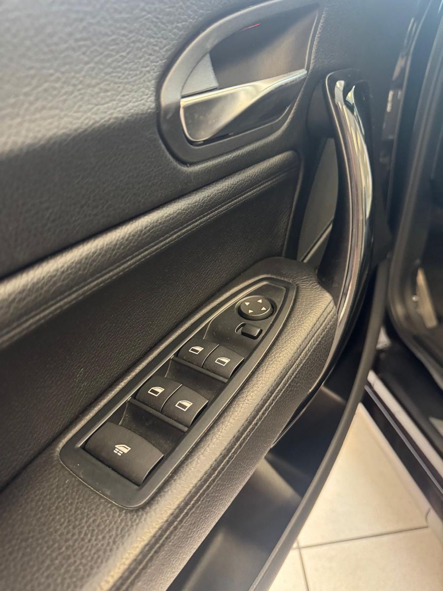 Fahrzeugabbildung BMW 220 i Cabrio Sport Line/ NAVI/KLIMA/AUTOMATIK