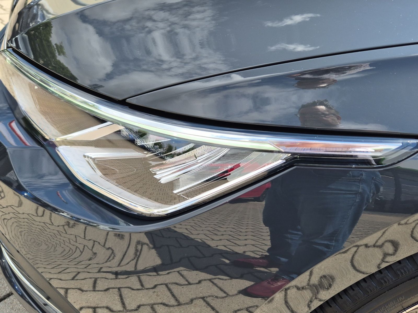 Fahrzeugabbildung Volkswagen Golf VIII TSI Move LED AID PDC Lane-Assist SH LM