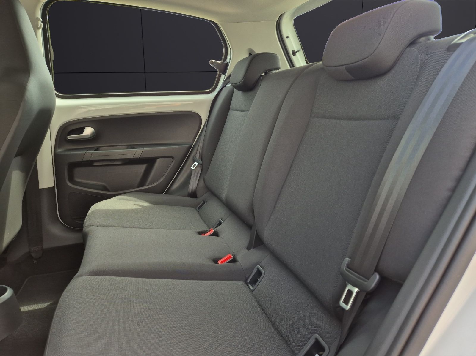 Fahrzeugabbildung Volkswagen up! 1.0 Klima DAB GRA RFK SH LM