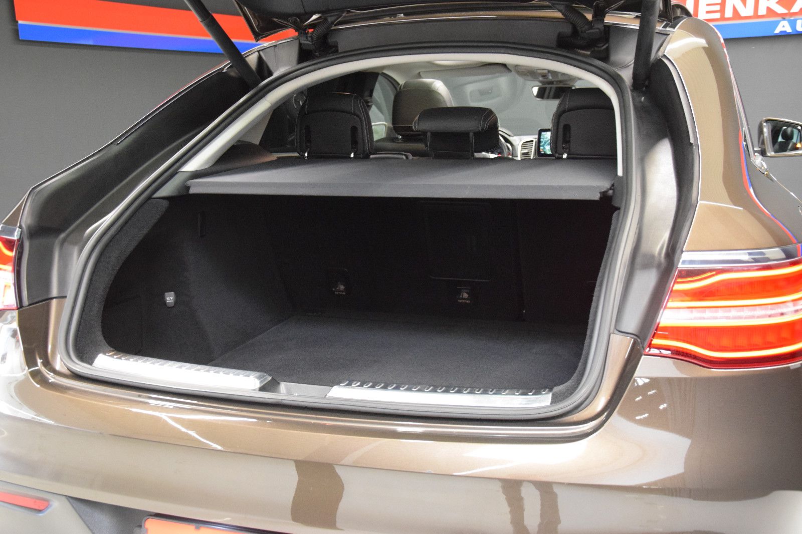 Fahrzeugabbildung Mercedes-Benz GLE 350d Coupé 4Matic AMG Line Pano HuD h/k Dist