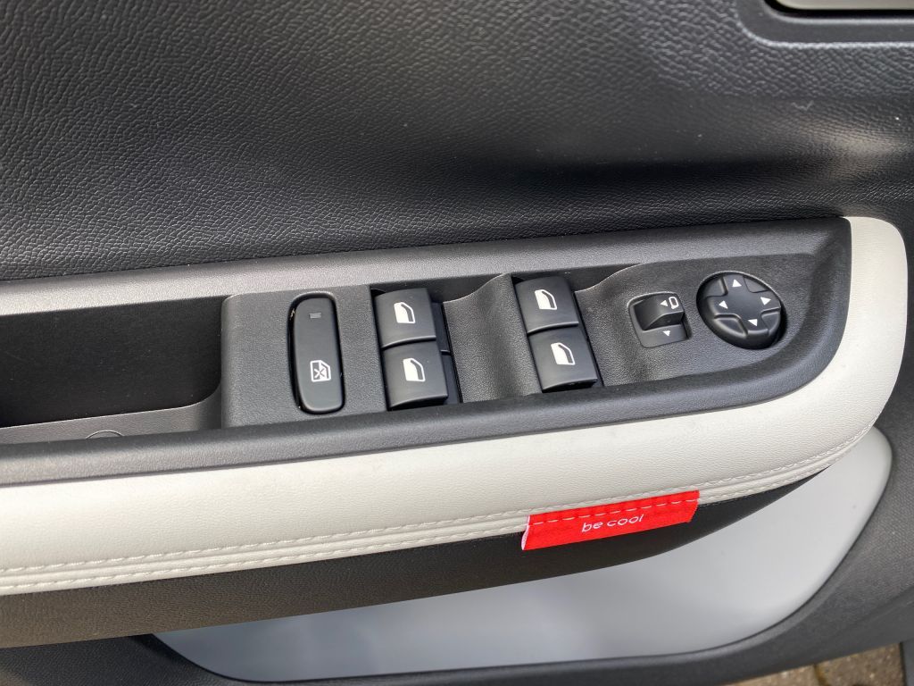 Fahrzeugabbildung Citroën C3 Turbo 100 MAX *Navi*Cam*LED*Klimaautomatik*
