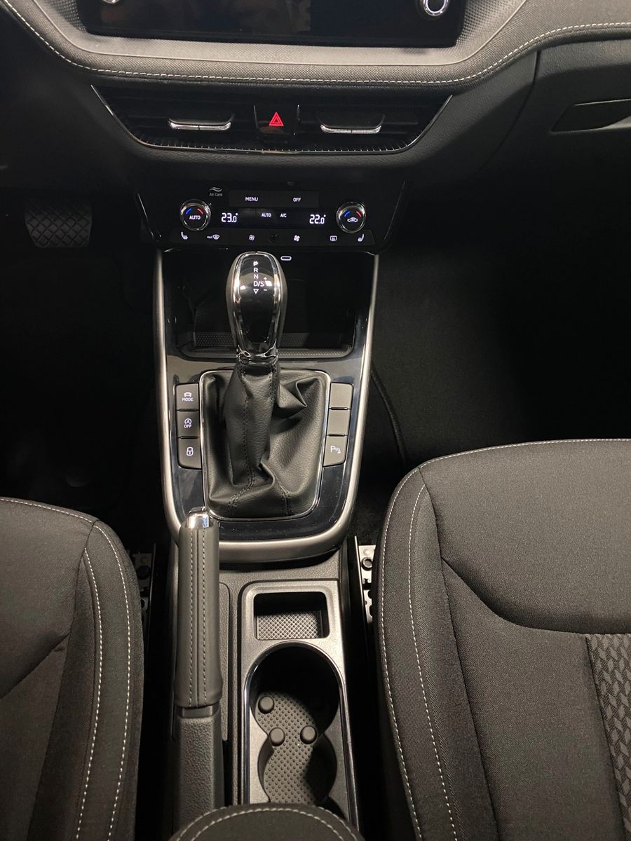 Fahrzeugabbildung SKODA Fabia 1.0 TSI  DSG 130 Top Selection+ACC+Kamera+