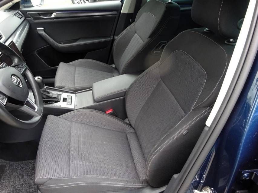 Fahrzeugabbildung SKODA Superb  Combi 2,0 TSI Style 4*4 DSG Navi