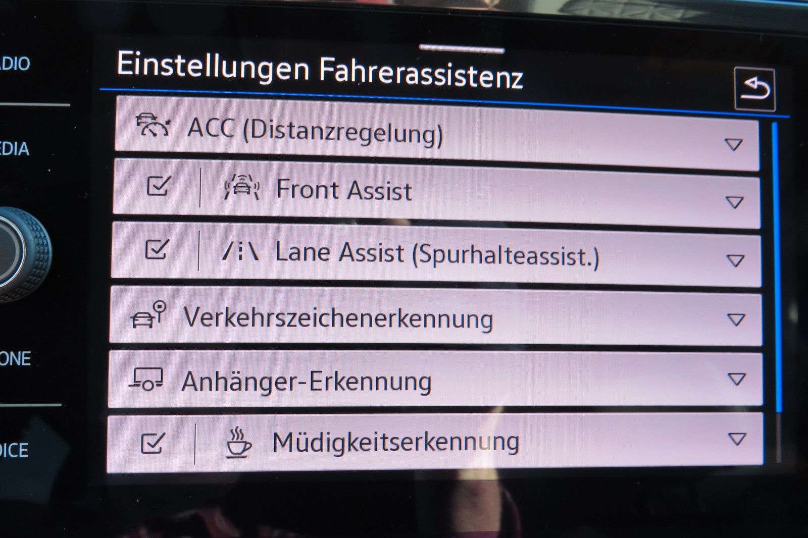 Fahrzeugabbildung Volkswagen Tiguan Life TDI DSG AHK NAVI KAMERA LED ACC GJ