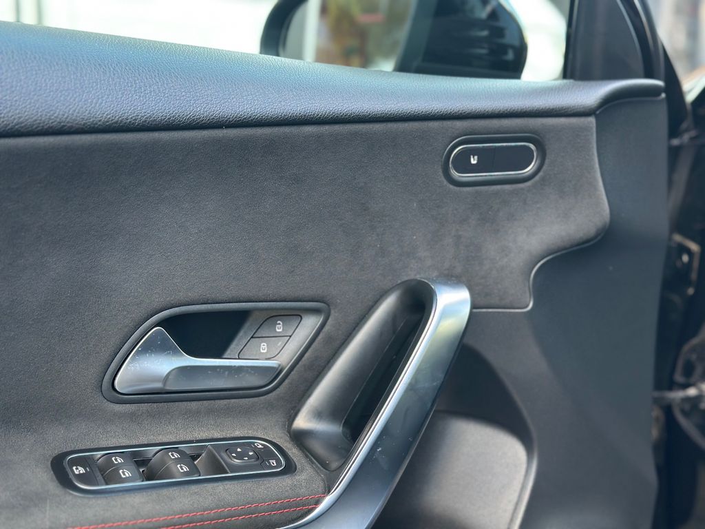 MERCEDES-BENZ A-Class 2019