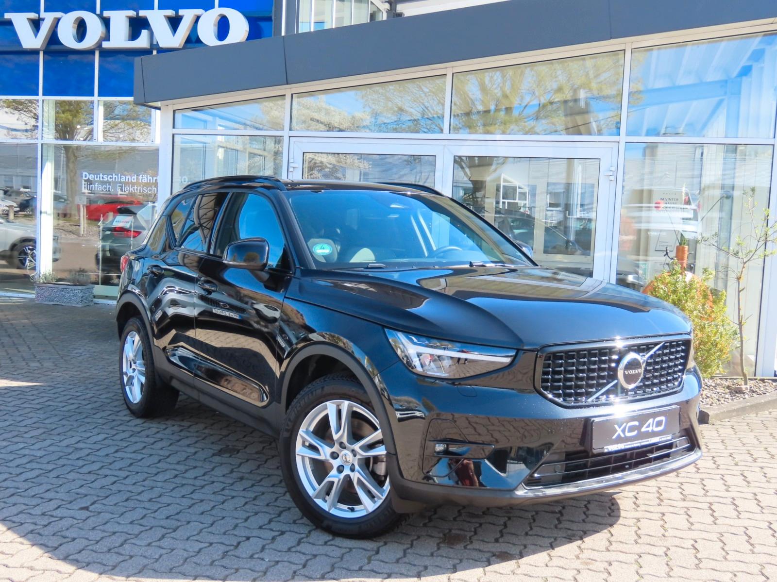 Volvo XC40 Plus Dark 2WD