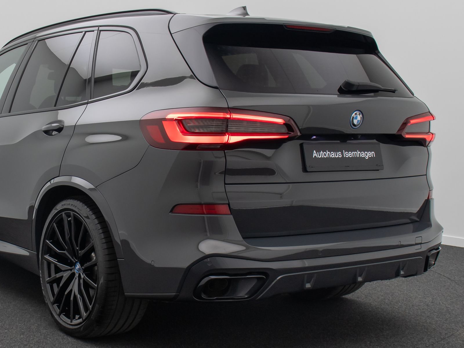 Fahrzeugabbildung BMW X5 xD45e M Sport Kamera Laser Panorama HUD H/K