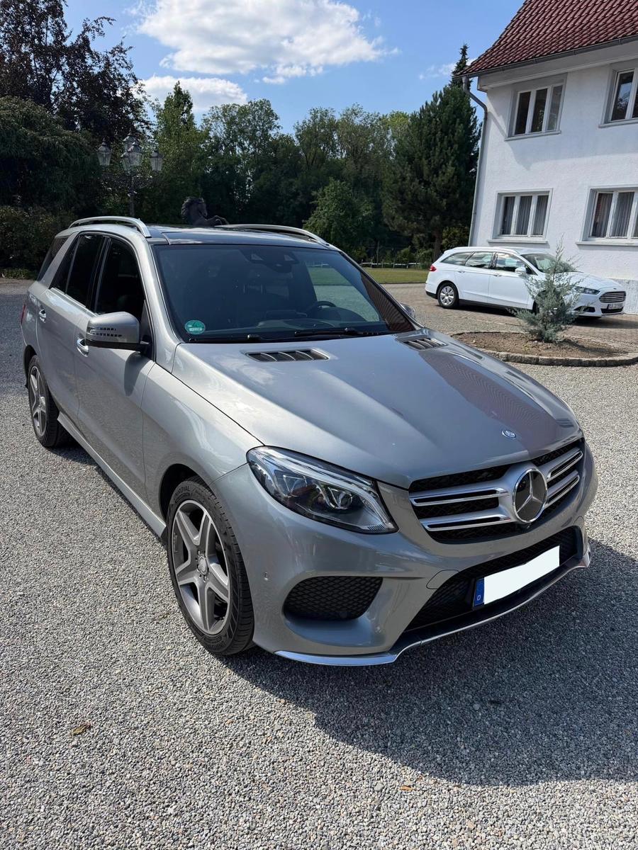 Mercedes-Benz GLE 350 d 4Matic AMG-LINE PANO StHz AHK DISTRONI