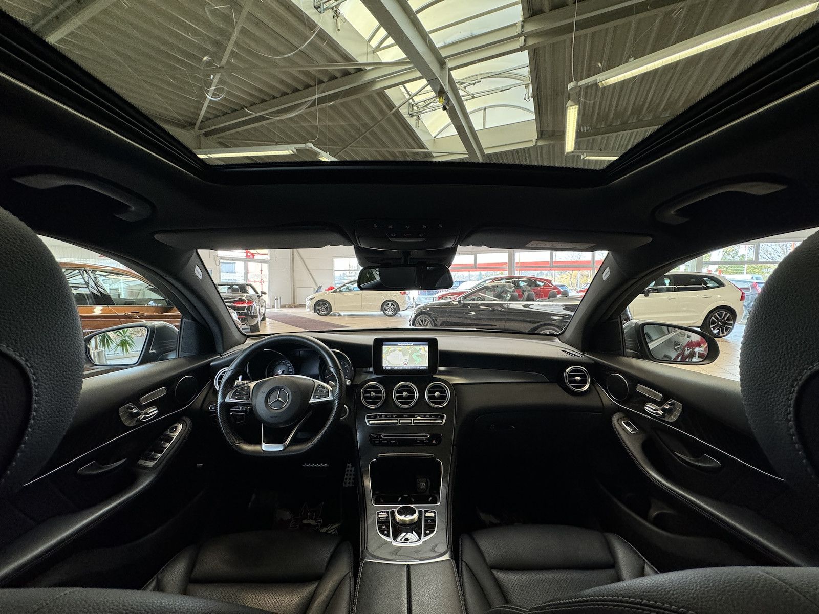 Fahrzeugabbildung Mercedes-Benz GLC 250 Coupe AMG/LED/Distronic/S-Dach/Memo/360°