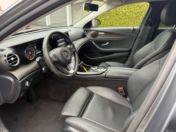 Mercedes E 220 - 7
