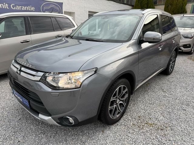 Mitsubishi Outlander 2.2 DI-D 4WD*7 Sitzer*Xenon*Leder*Navi